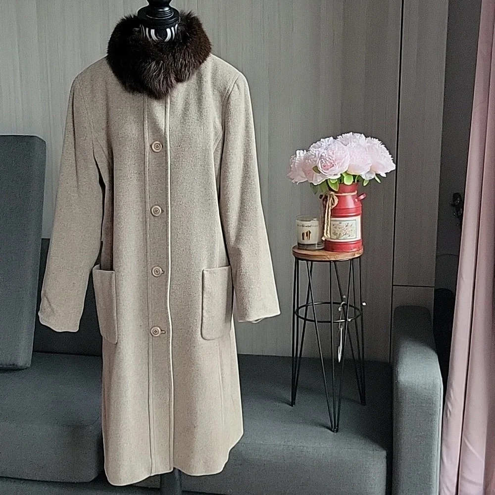 Vintage Lambswool and Cashmere Blend Coat with Fox Fur Collar - Picture 1 of 14